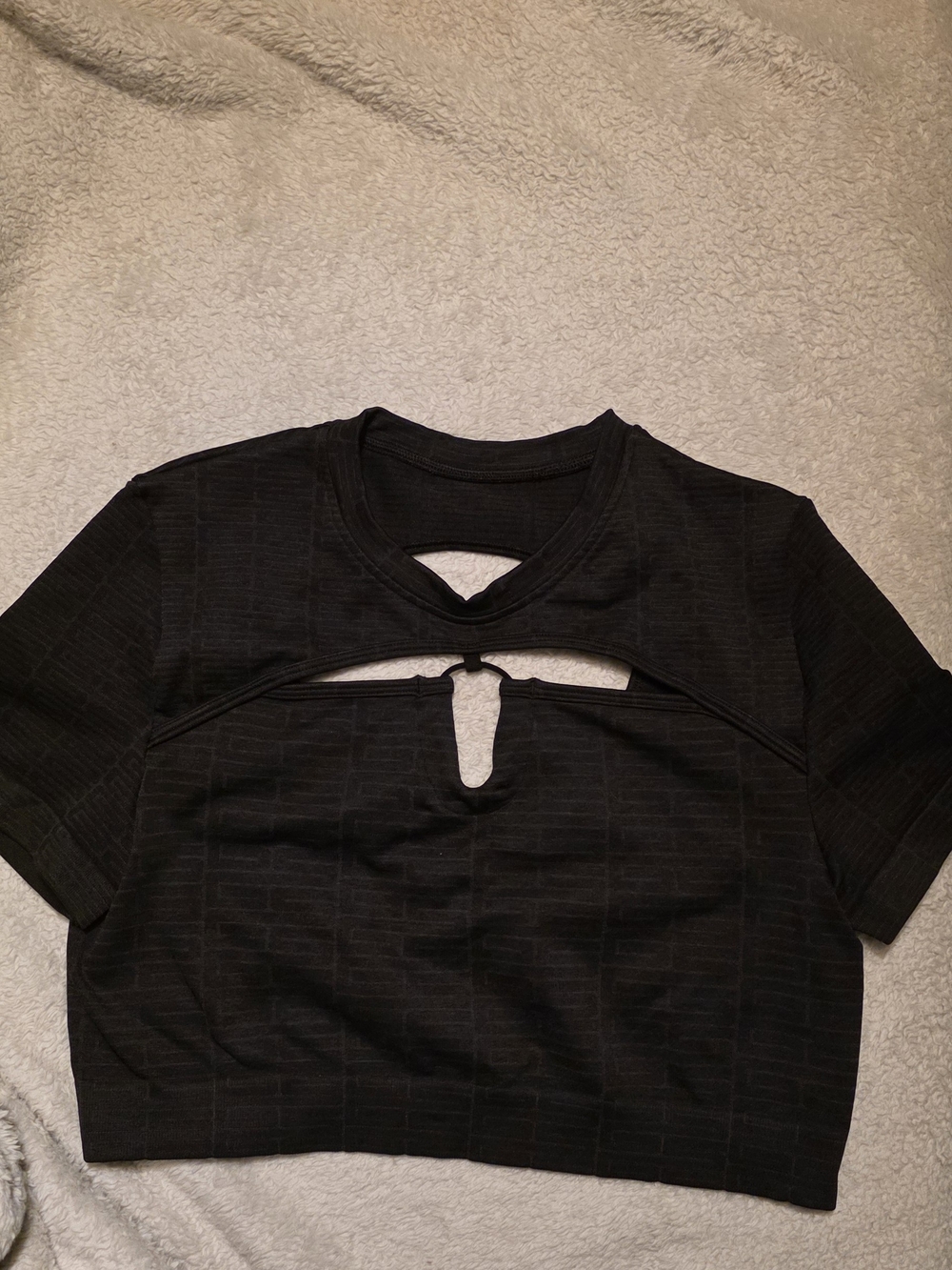 Gymshark Black Cropped Short Sleeve Top with Front Cutout Xl